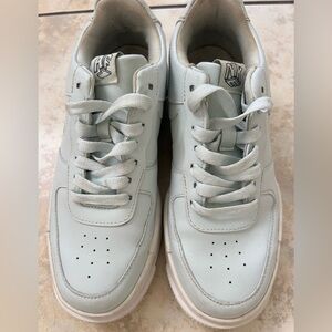 Nike The Pixel Ghost Women’s Baby Blue Low-Top Leather Sneakers